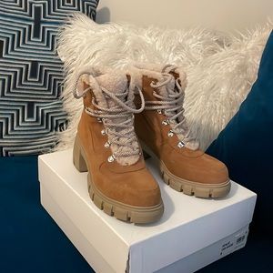 SteveMadden Tan Suede Boots